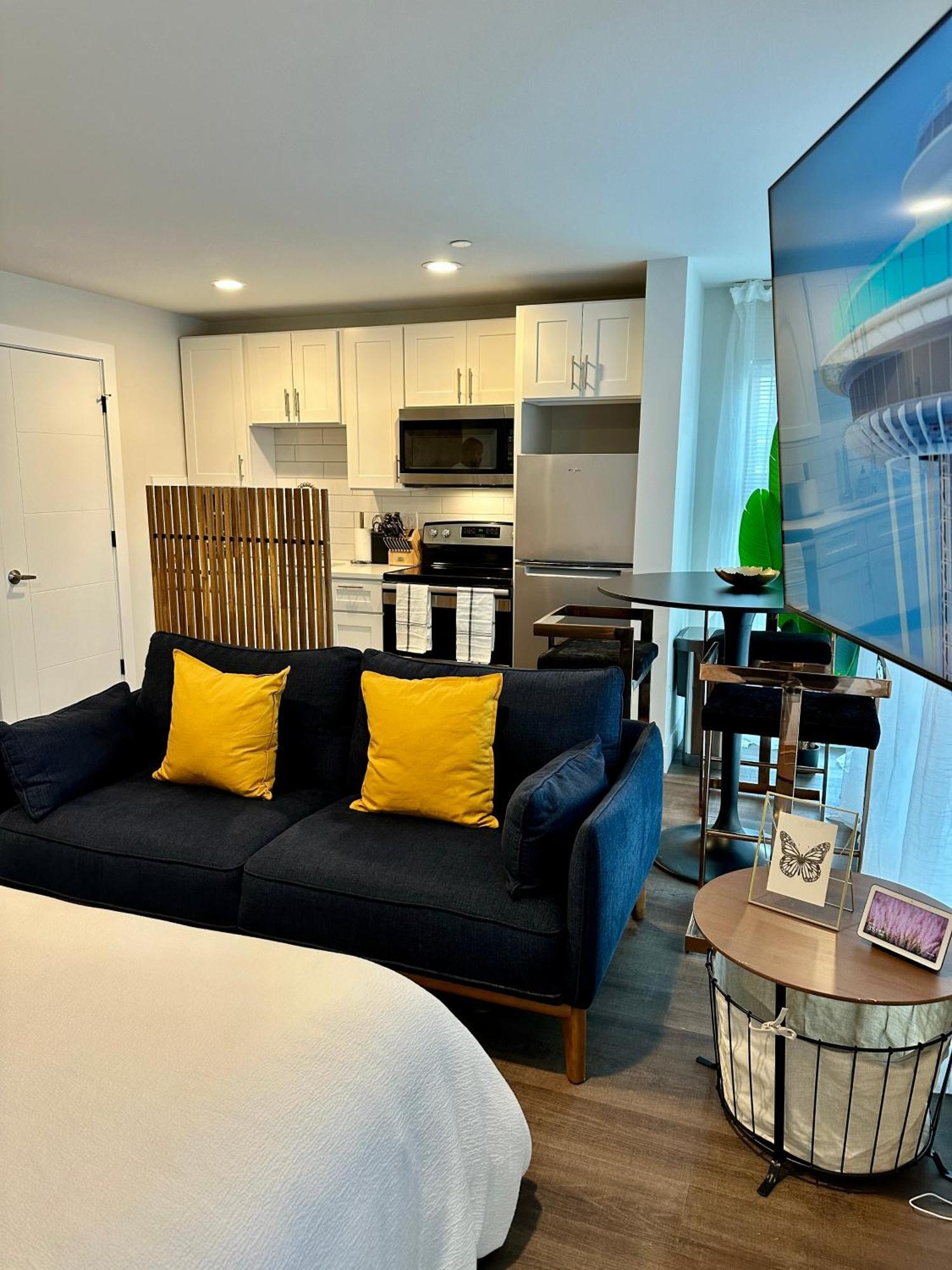 Appartement Luxe: Modern Retreat In The City à Seattle Extérieur photo