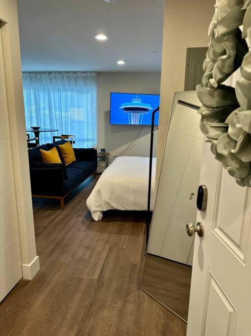 Appartement Luxe: Modern Retreat In The City à Seattle Extérieur photo