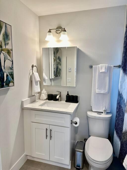 Appartement Luxe: Modern Retreat In The City à Seattle Extérieur photo